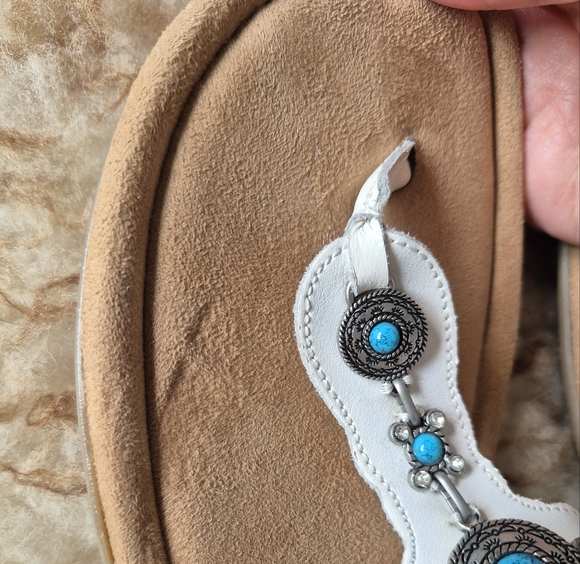 Minnetonka Brecca Slip On Sandals - Picture 4 of 15